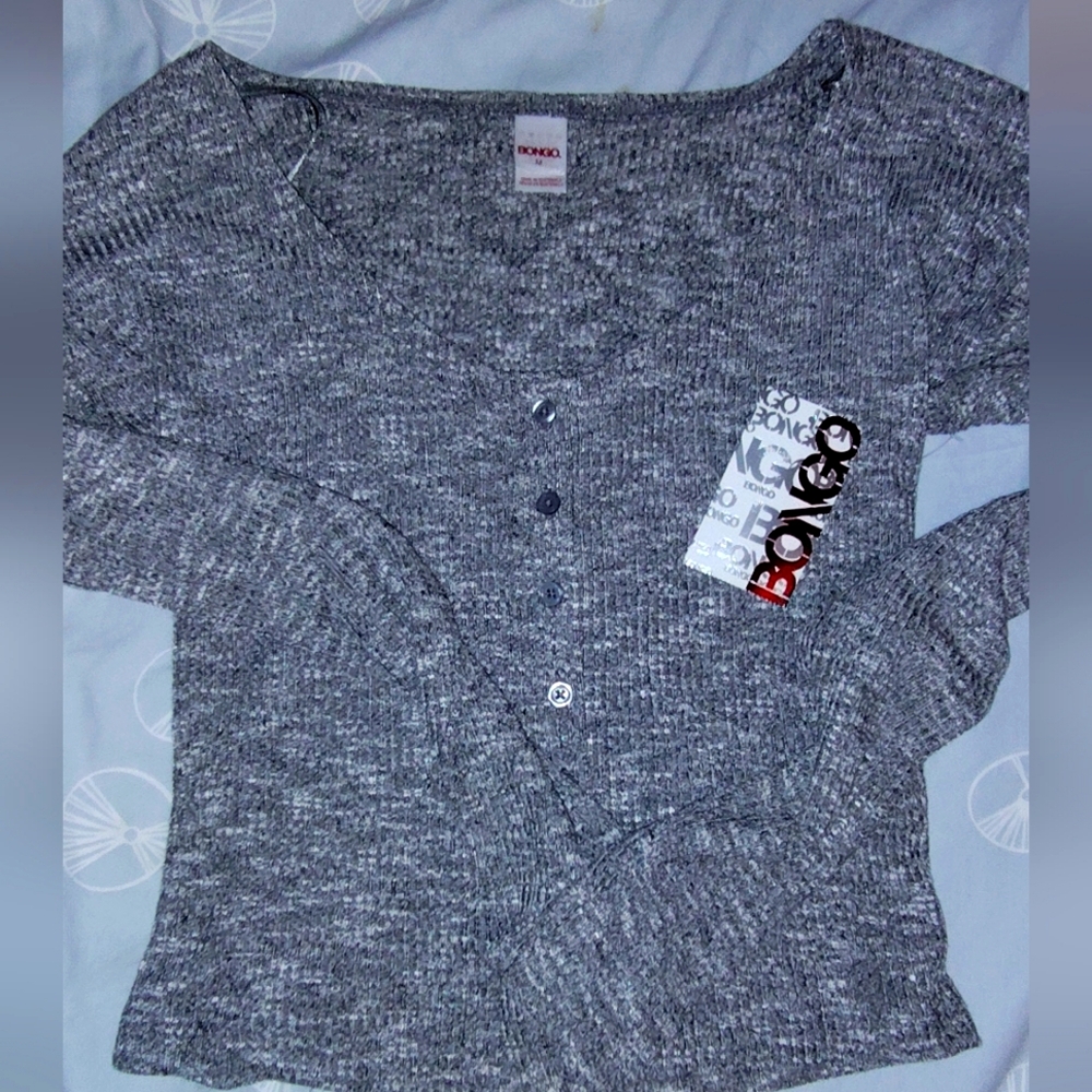 NWT size M BONGO woman's long sleeve